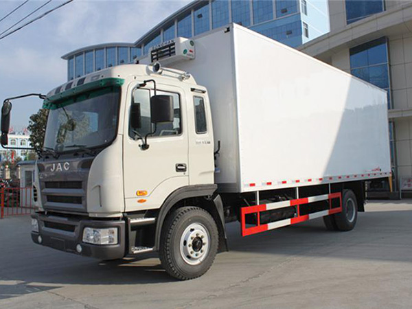 江淮6.83米貨廂冷藏車