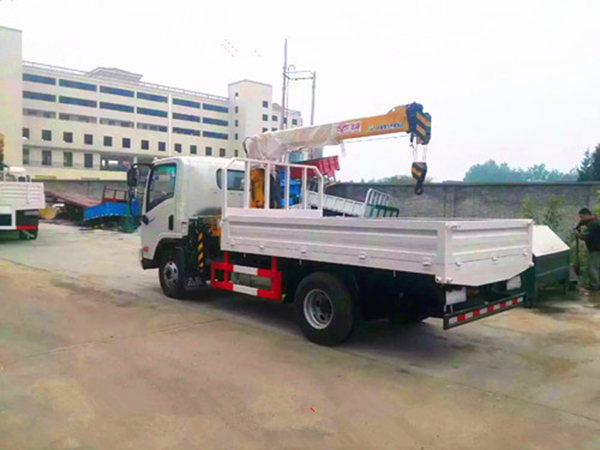 小型大運3.2噸藍牌隨車吊