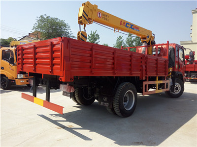 大運(yùn)長興5噸隨車吊