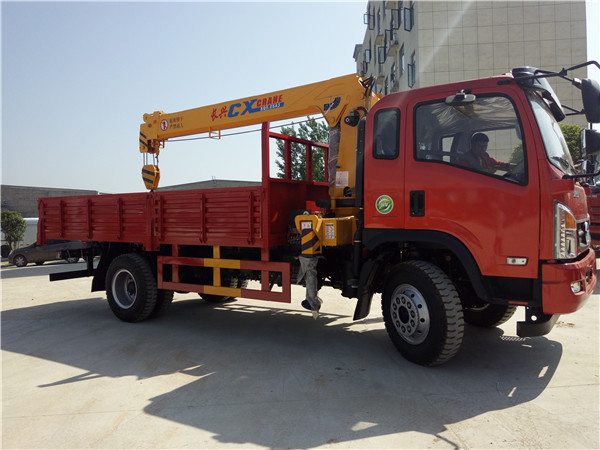 大運(yùn)長興5噸隨車吊