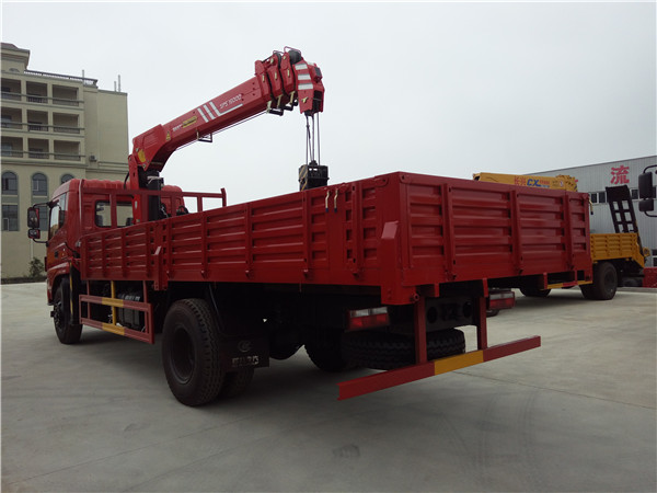 東風(fēng)單橋三一7噸隨車吊 東風(fēng)單橋三一7噸隨車吊