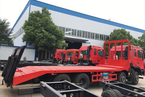 【國(guó)五】江淮K5前四后八挖機(jī)平板車(chē)