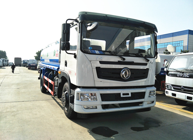 東風(fēng)T5新款灑水車