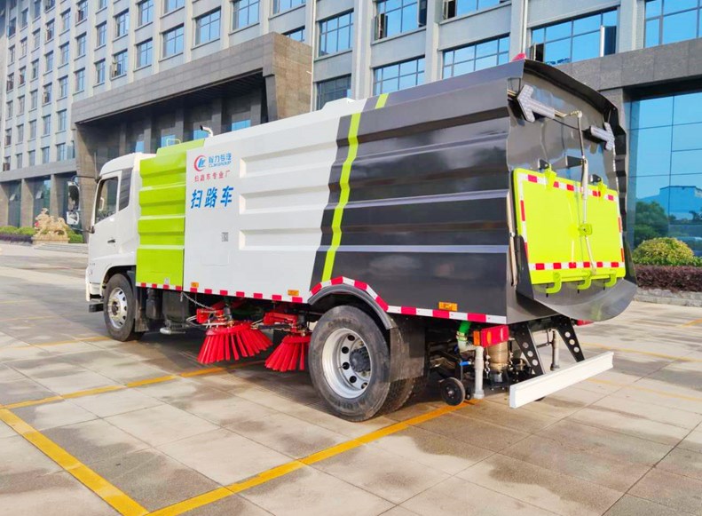 天錦掃路車