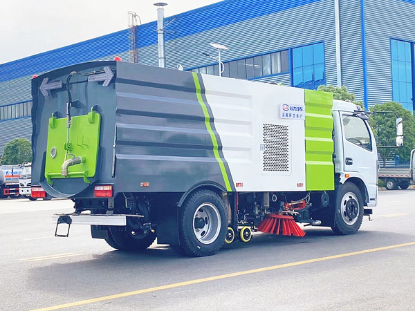 東風(fēng)福瑞卡8方洗掃車