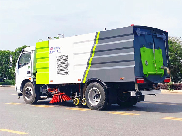 東風(fēng)福瑞卡8方洗掃車