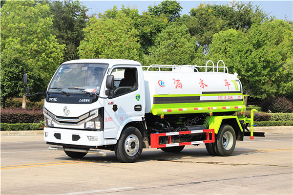 東風多利卡D6灑水車