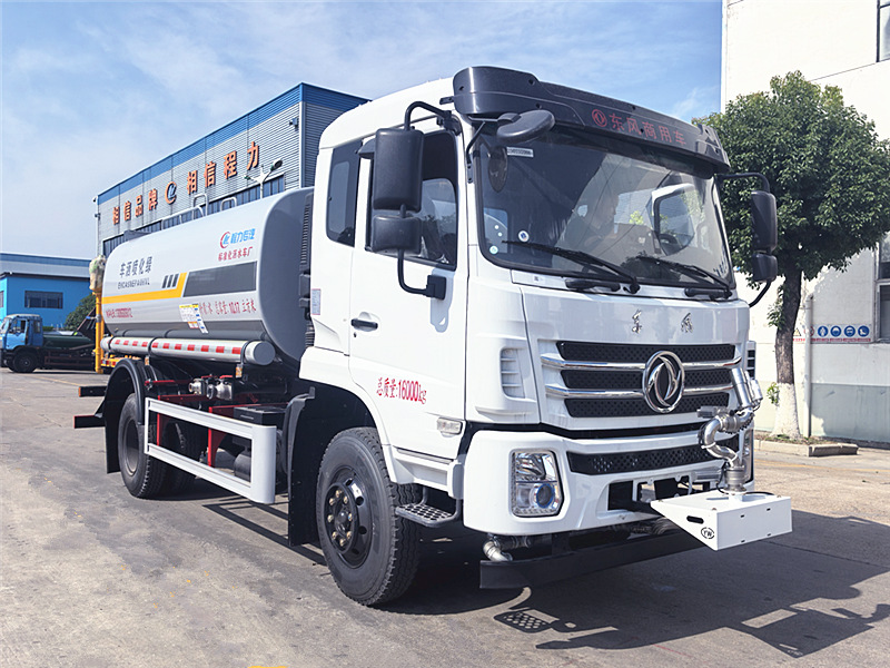 國(guó)六東風(fēng)商用K6灑水車