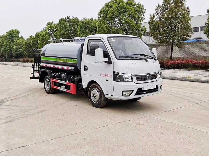 東風途逸藍牌灑水車