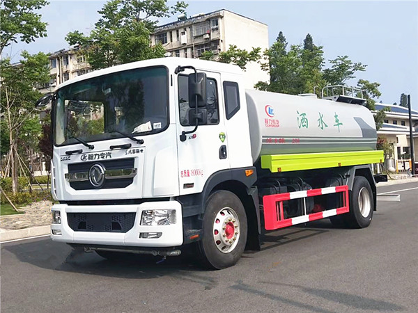 新款東風多利卡D9灑水車