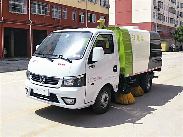 東風(fēng)途逸3方掃路車